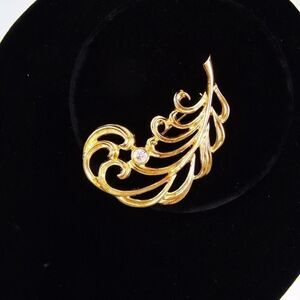 Vintage Large Curled Leaf Brooch Scarf Pin